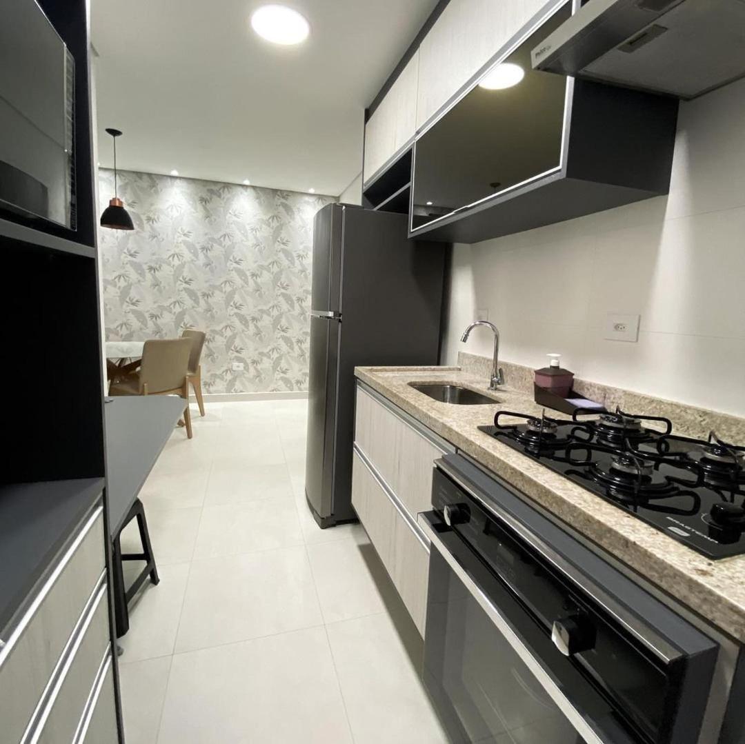 Apartamento 1 dormitório no Boqueirão com Piscina, 50 metros da Praia Praia Grande  Exterior foto
